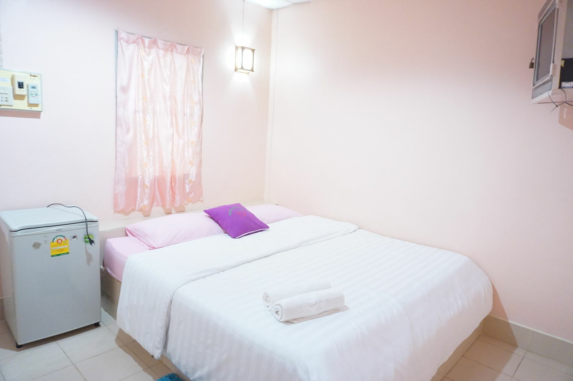 Montra Guesthouse Ранонг Екстер'єр фото