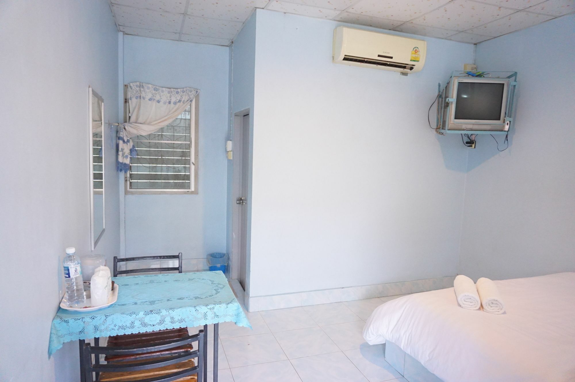 Montra Guesthouse Ранонг Екстер'єр фото