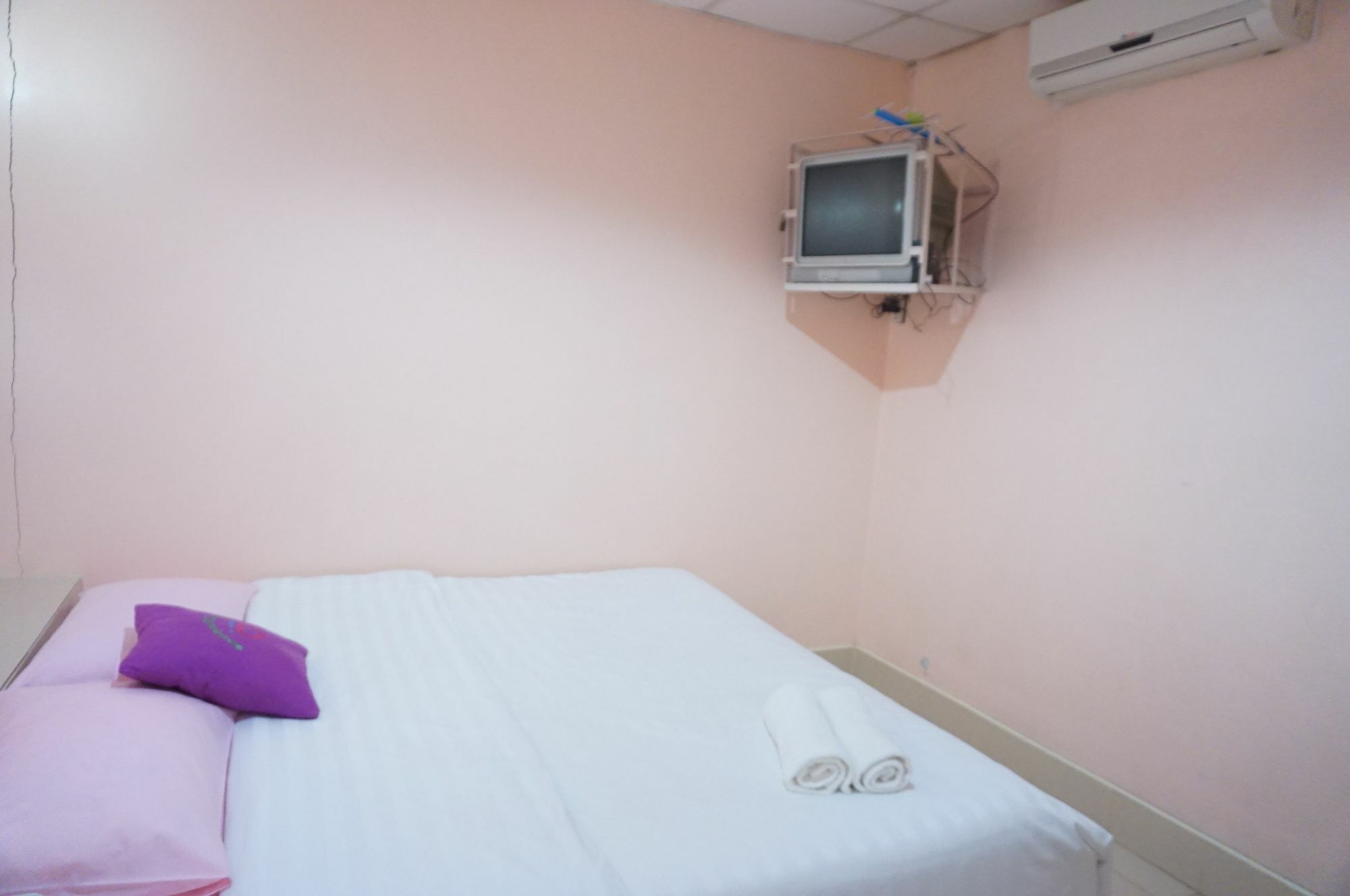 Montra Guesthouse Ранонг Екстер'єр фото